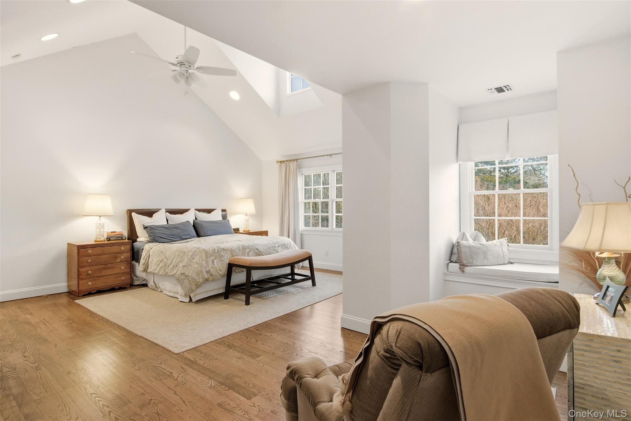 4 Daniel Way, Setauket, NY 11733