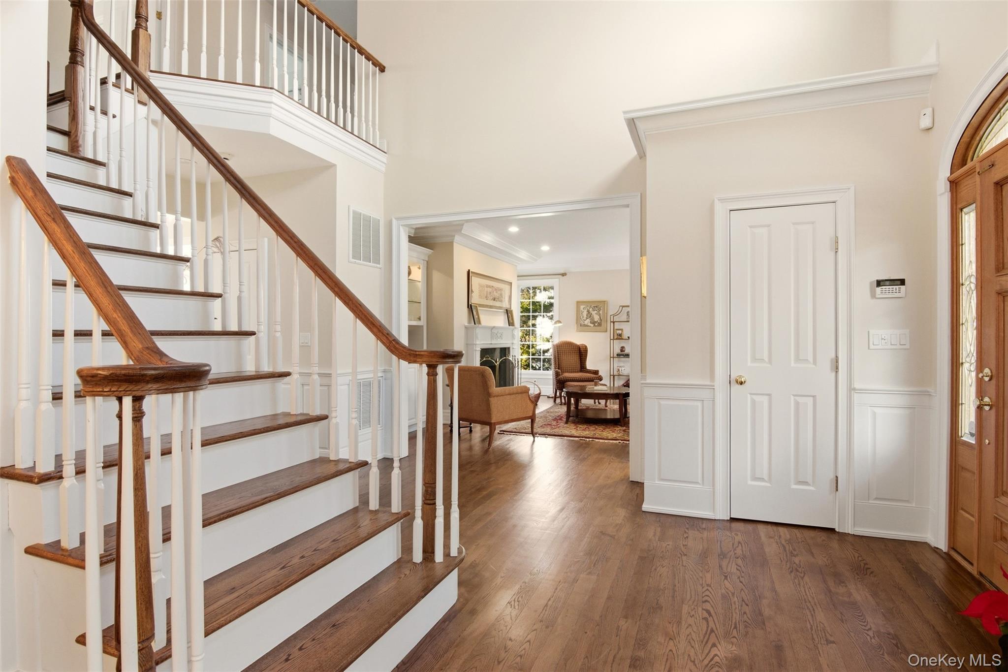 4 Daniel Way, Setauket, NY 11733