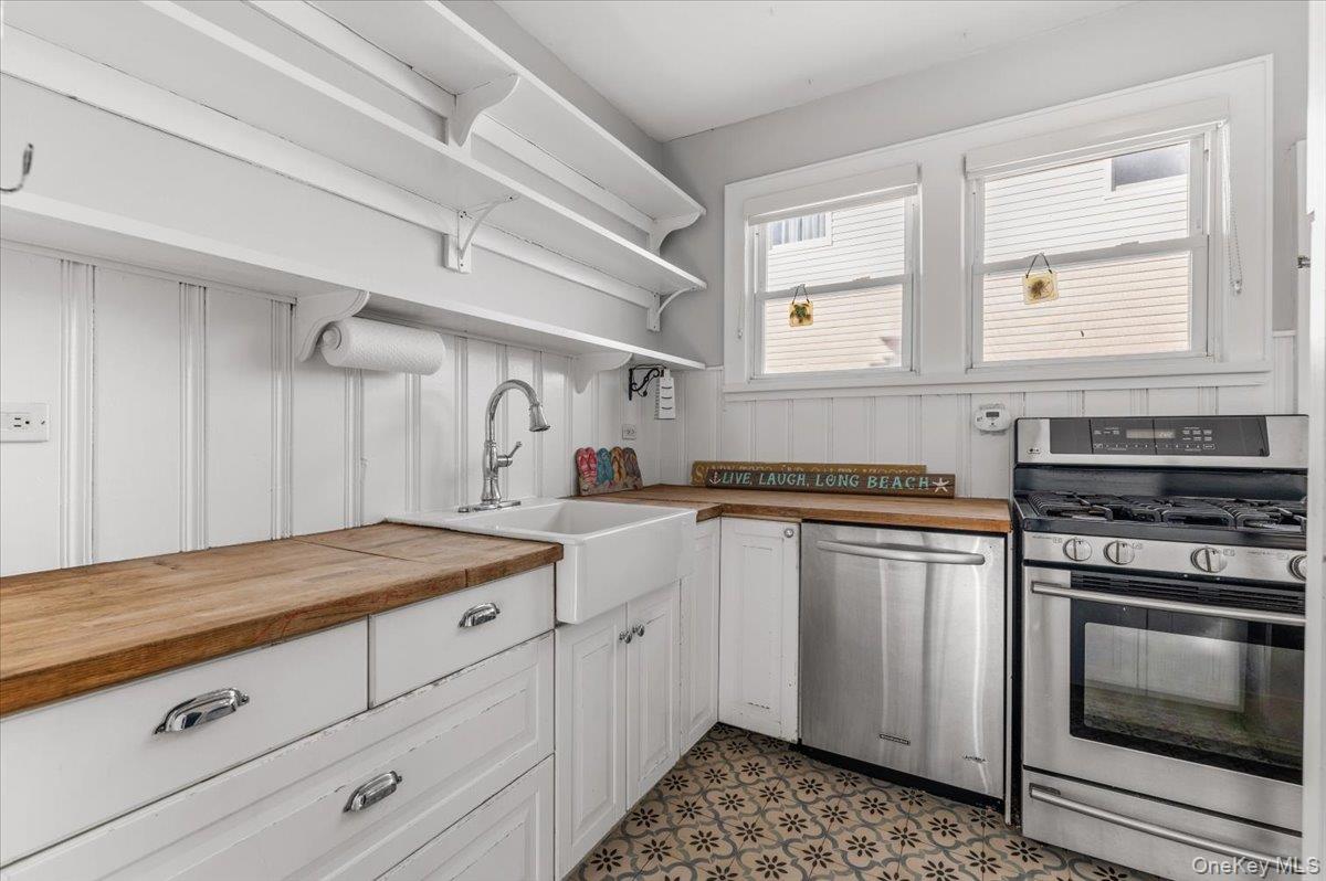 136 Taft Avenue, Long Beach, NY 11561