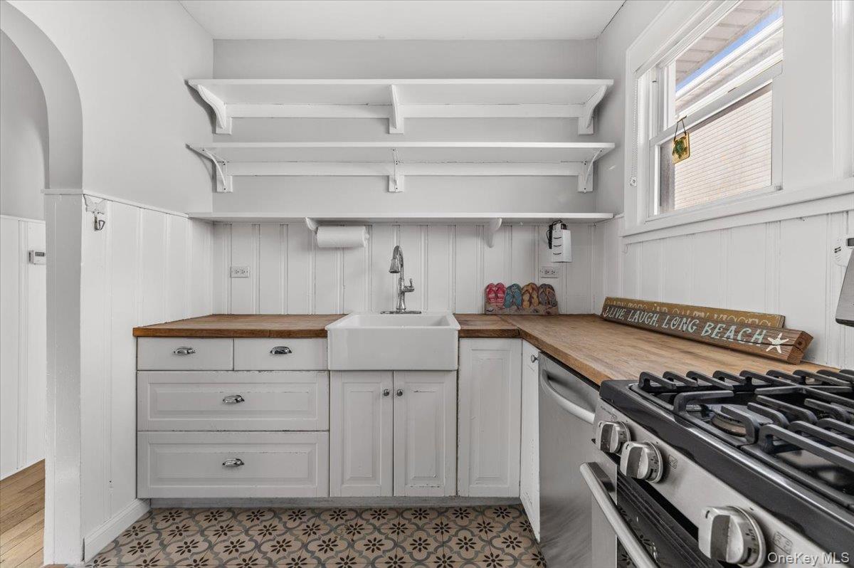 136 Taft Avenue, Long Beach, NY 11561