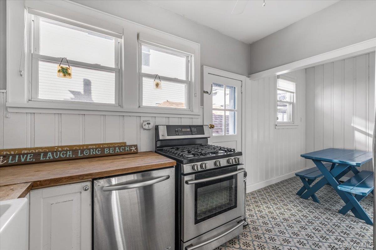 136 Taft Avenue, Long Beach, NY 11561