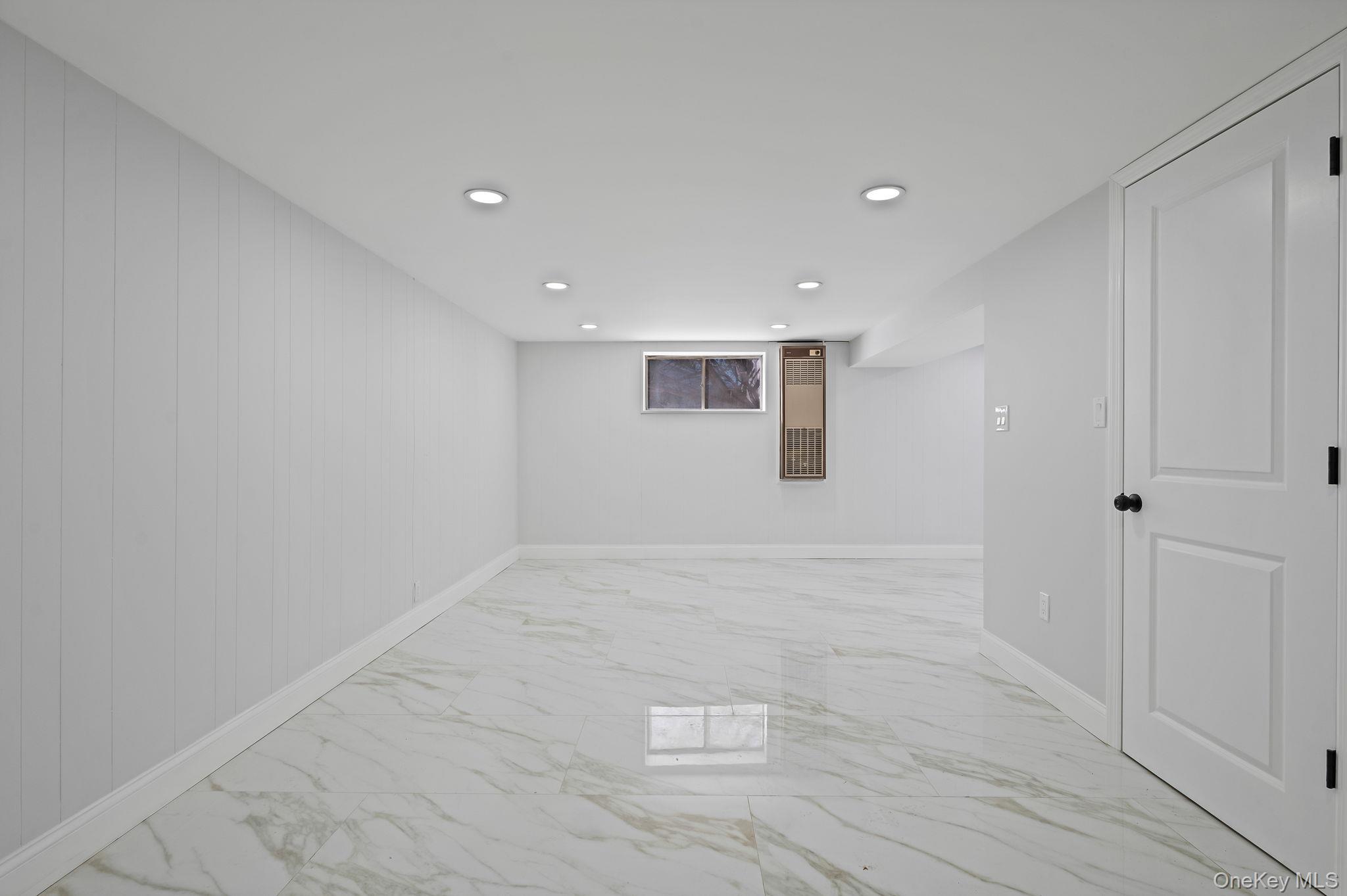 39 E Lyons Street, Melville, NY 11747