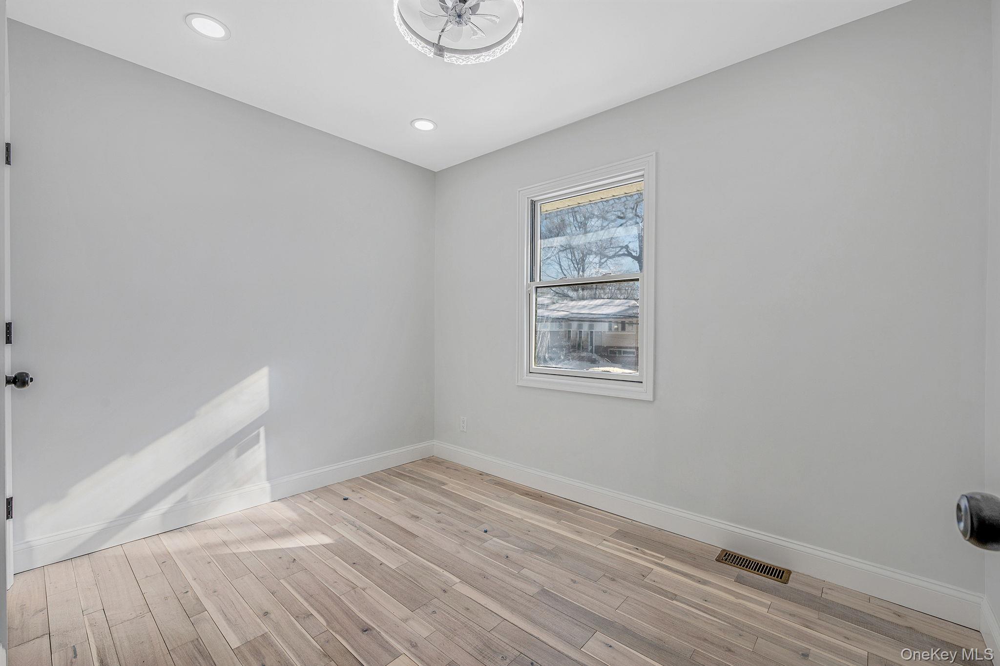 39 E Lyons Street, Melville, NY 11747