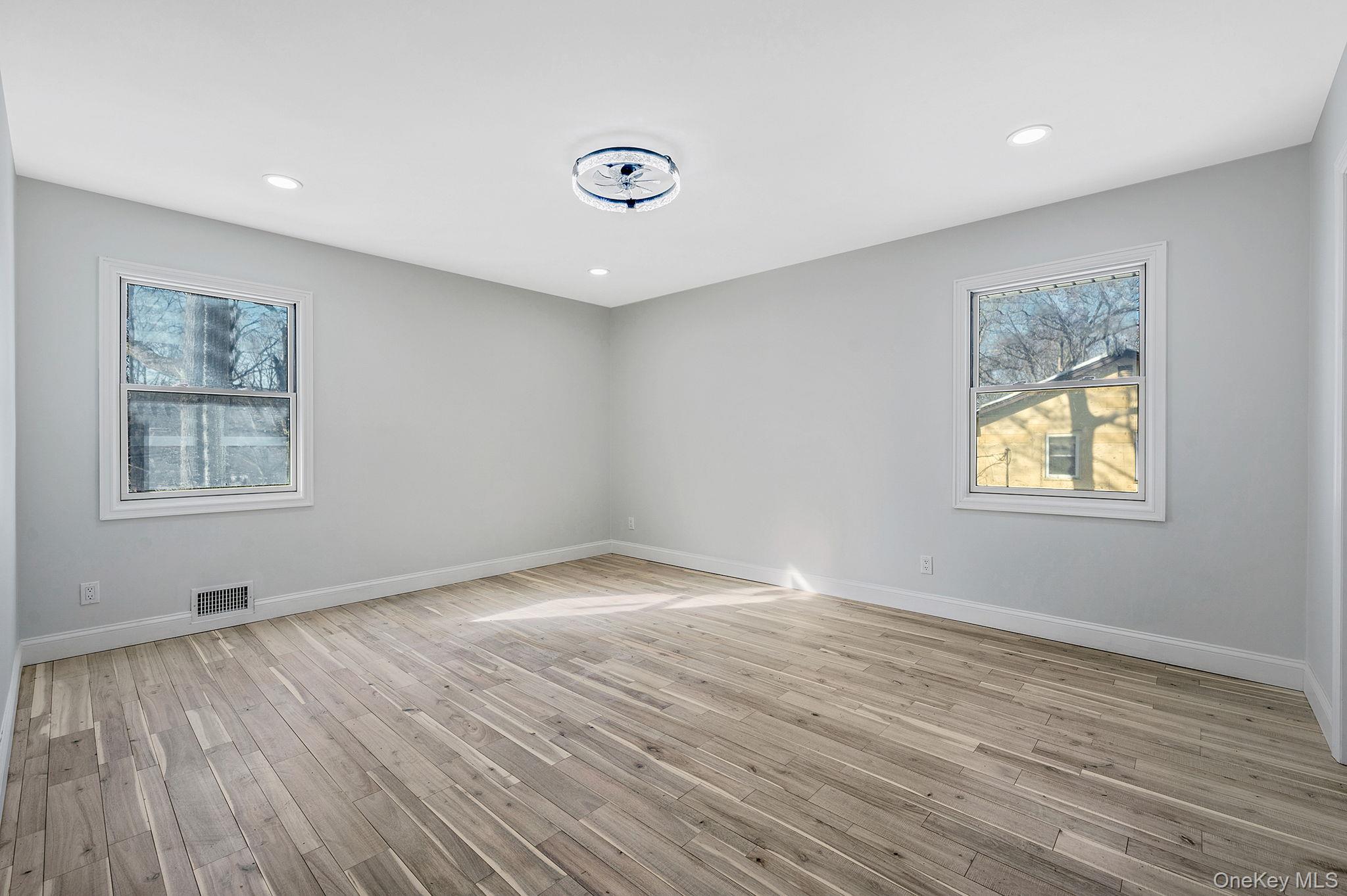 39 E Lyons Street, Melville, NY 11747