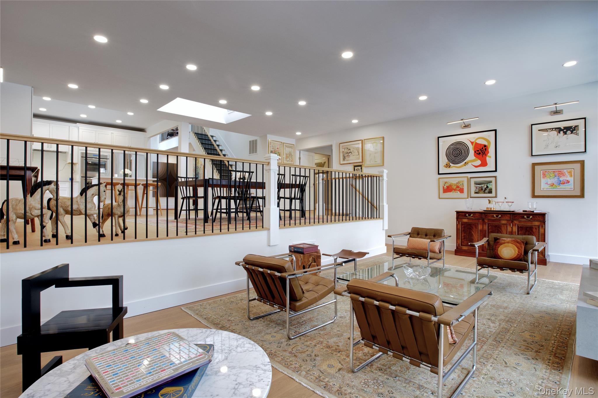 6 Frost Pond Drive, Roslyn, NY 11576