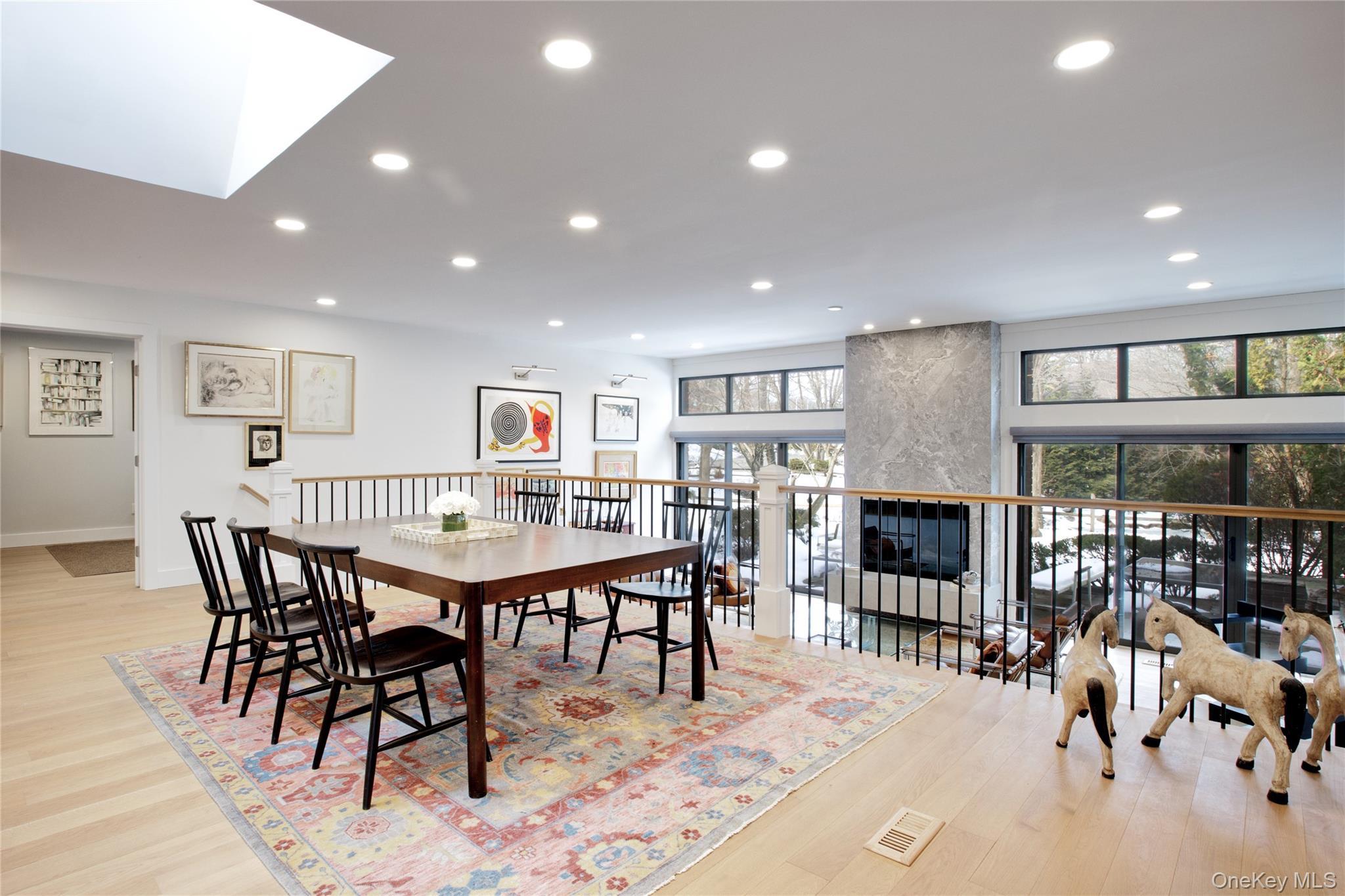 6 Frost Pond Drive, Roslyn, NY 11576