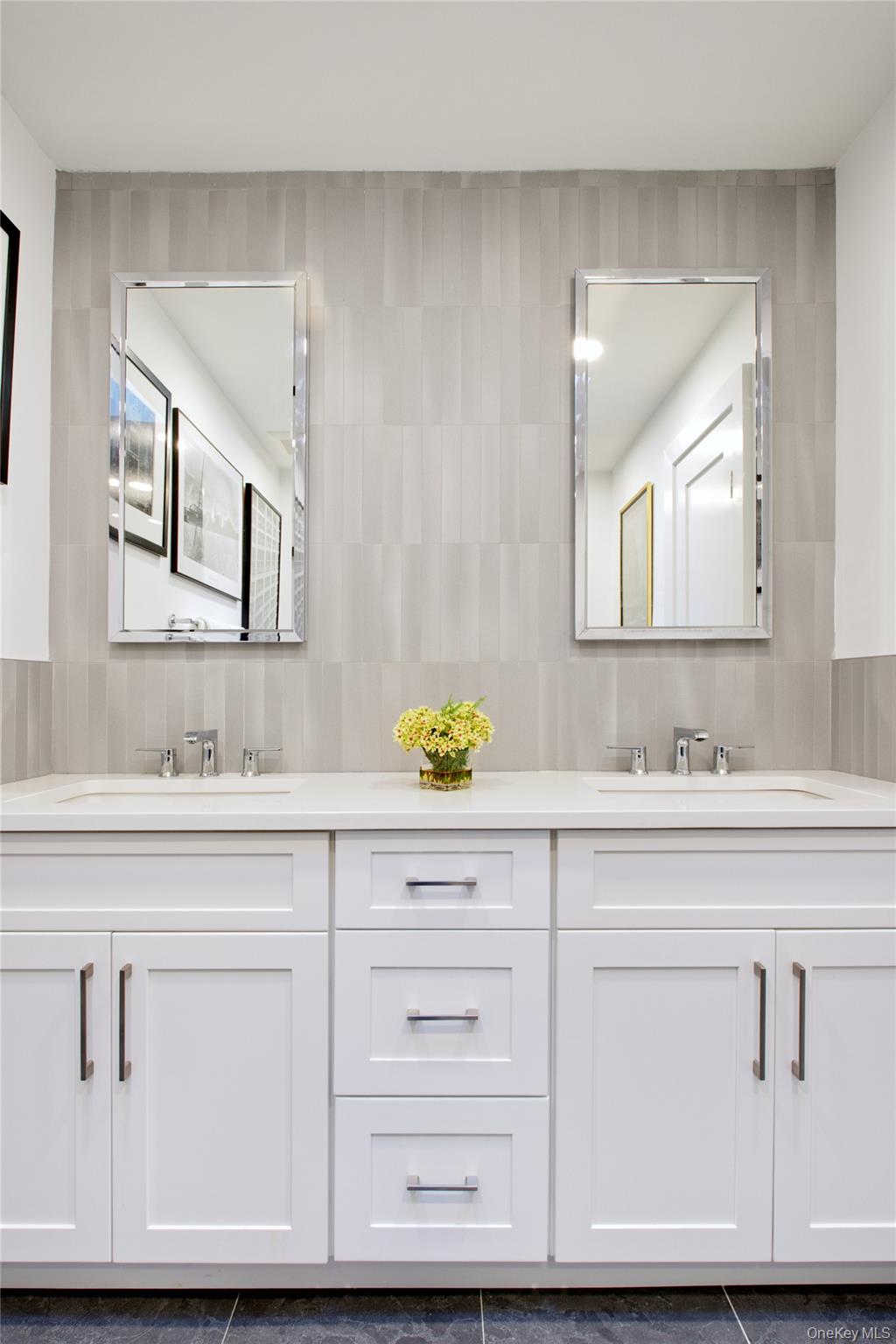 6 Frost Pond Drive, Roslyn, NY 11576