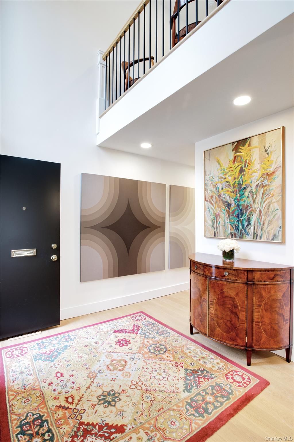 6 Frost Pond Drive, Roslyn, NY 11576