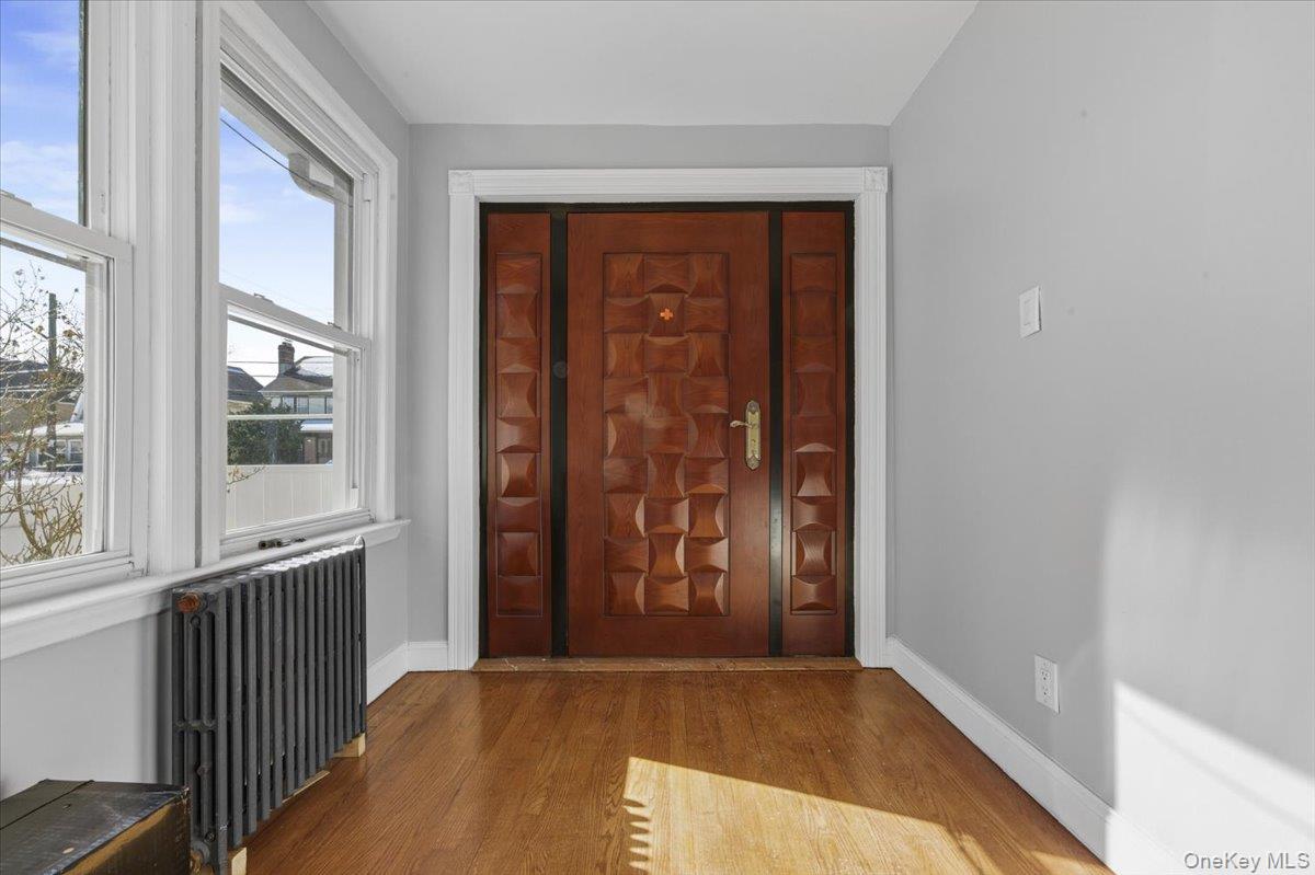 10973 200th Street, Saint Albans, NY 11412