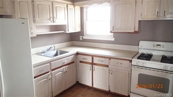 334 Robbins Street, Lindenhurst, NY 11757