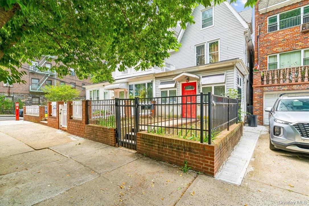 3805 Sedgwick Avenue, Bronx, NY 10463
