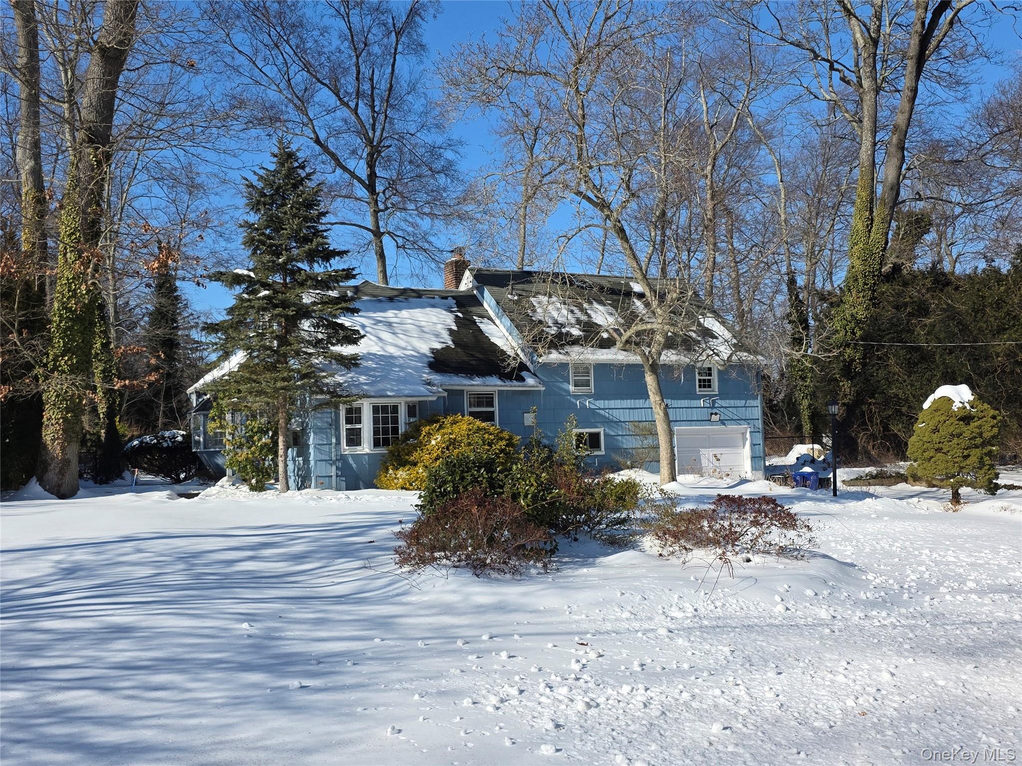 3 Tappen Drive, Melville, NY 11747