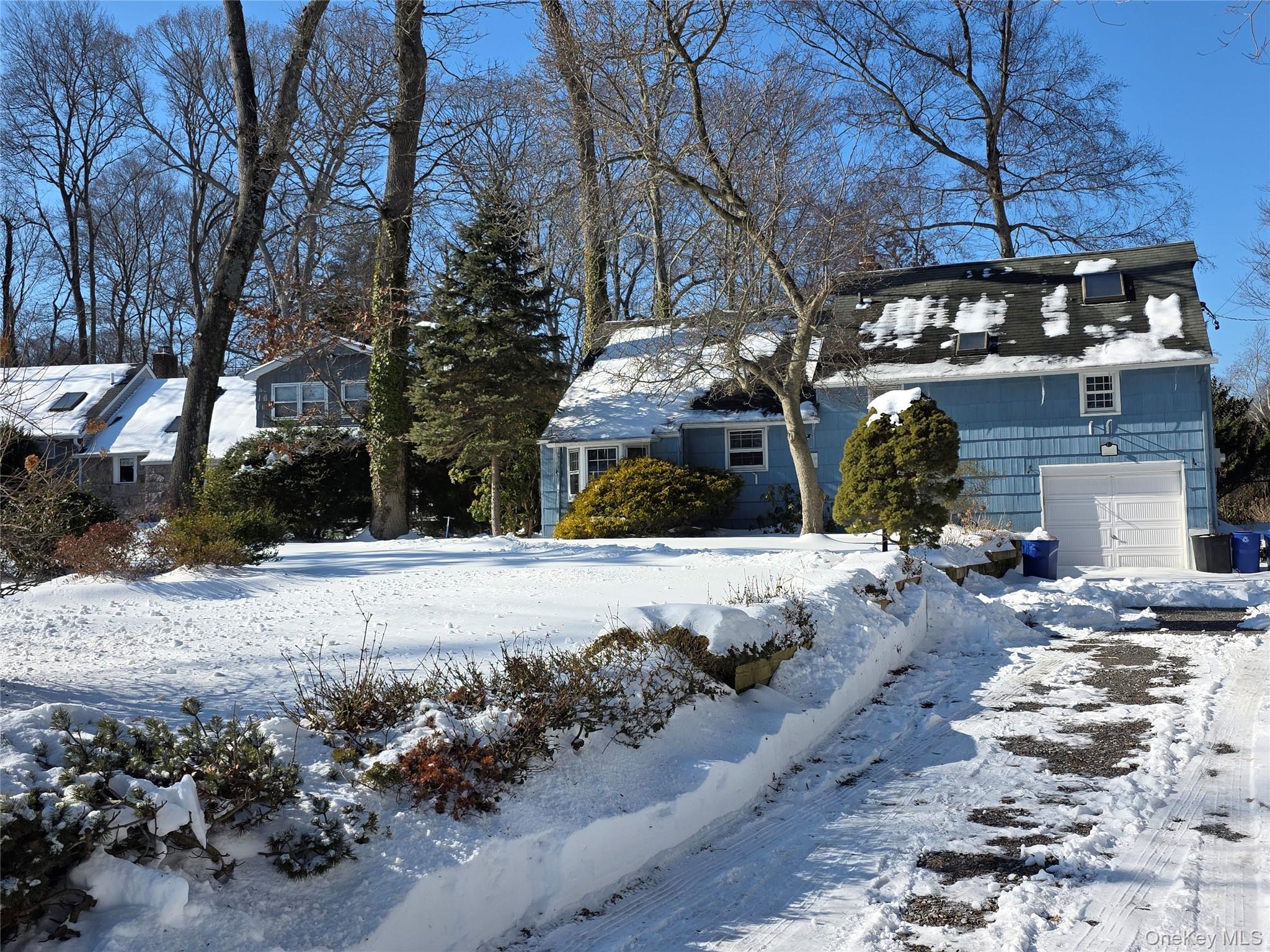 3 Tappen Drive, Melville, NY 11747