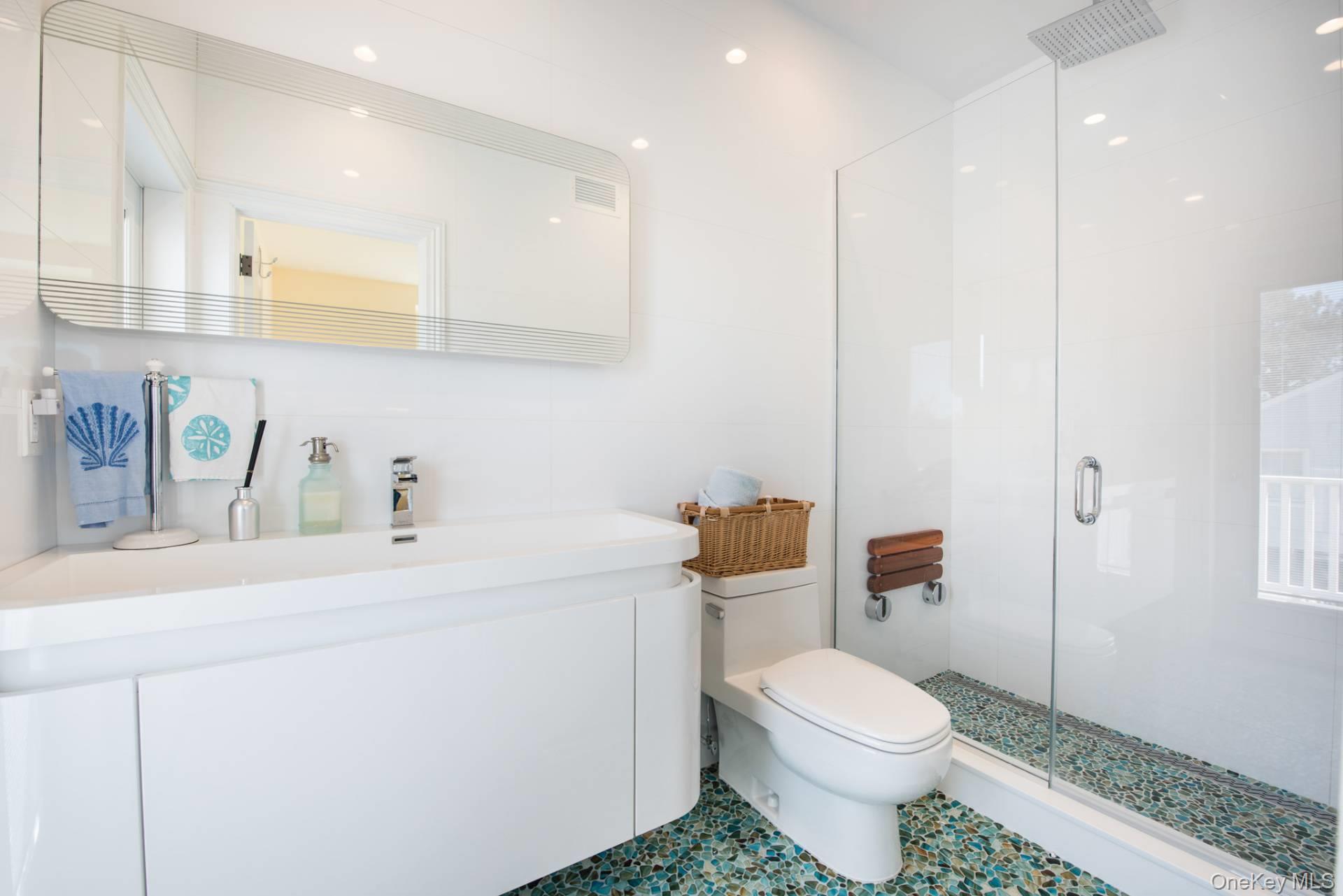 81 Cold Spring Point Road, Southampton, NY 11968