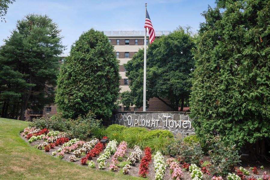 100 Diplomat Drive # 5H, Mount Kisco, NY 10549