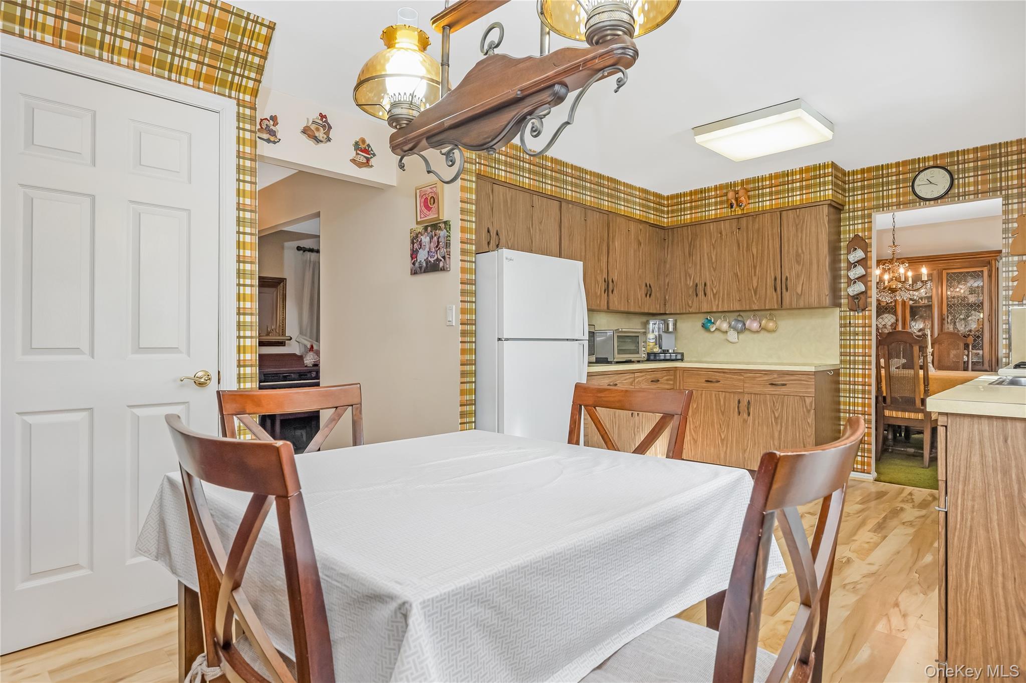 10 Leanore Drive, Farmingdale, NY 11735