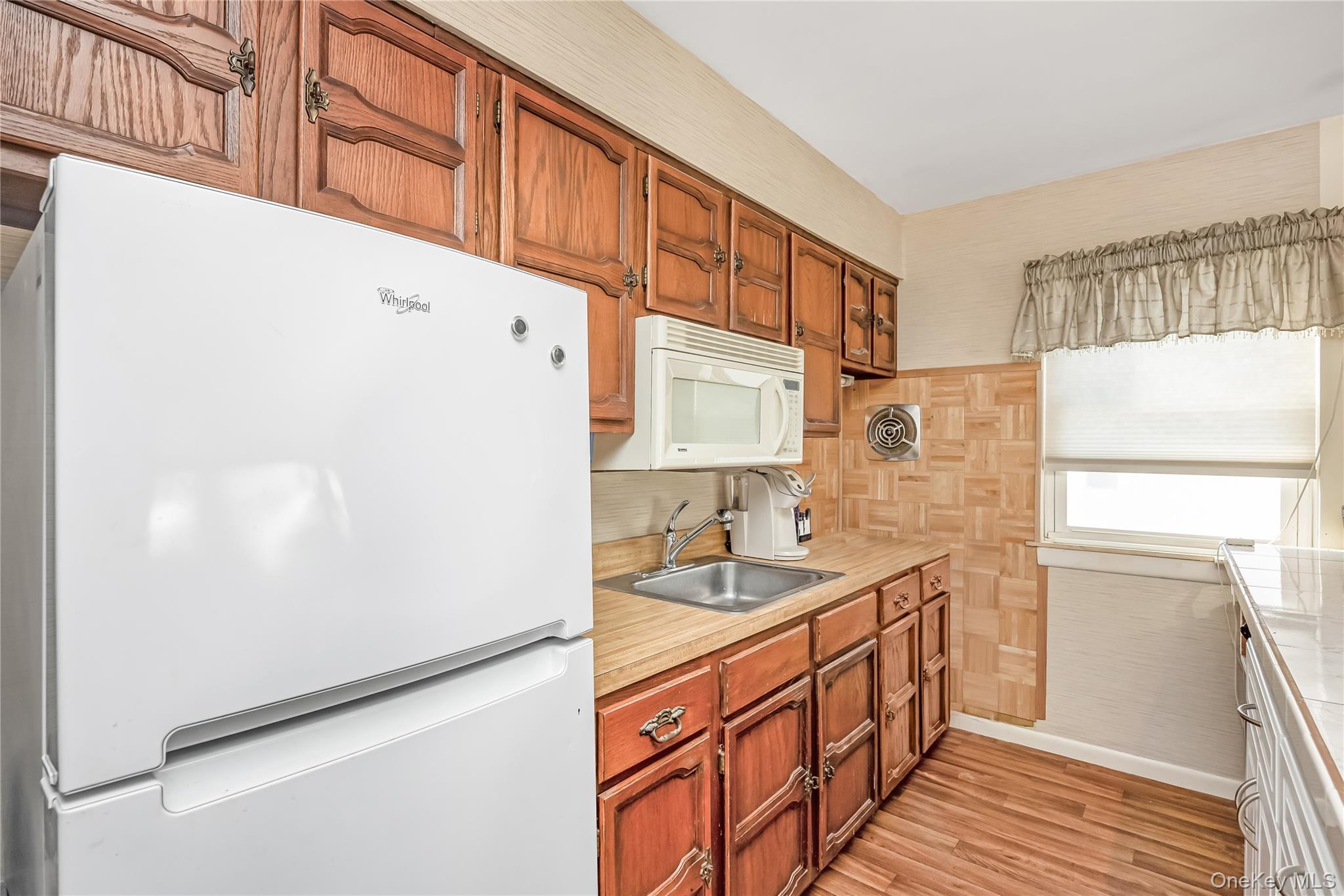 10 Leanore Drive, Farmingdale, NY 11735