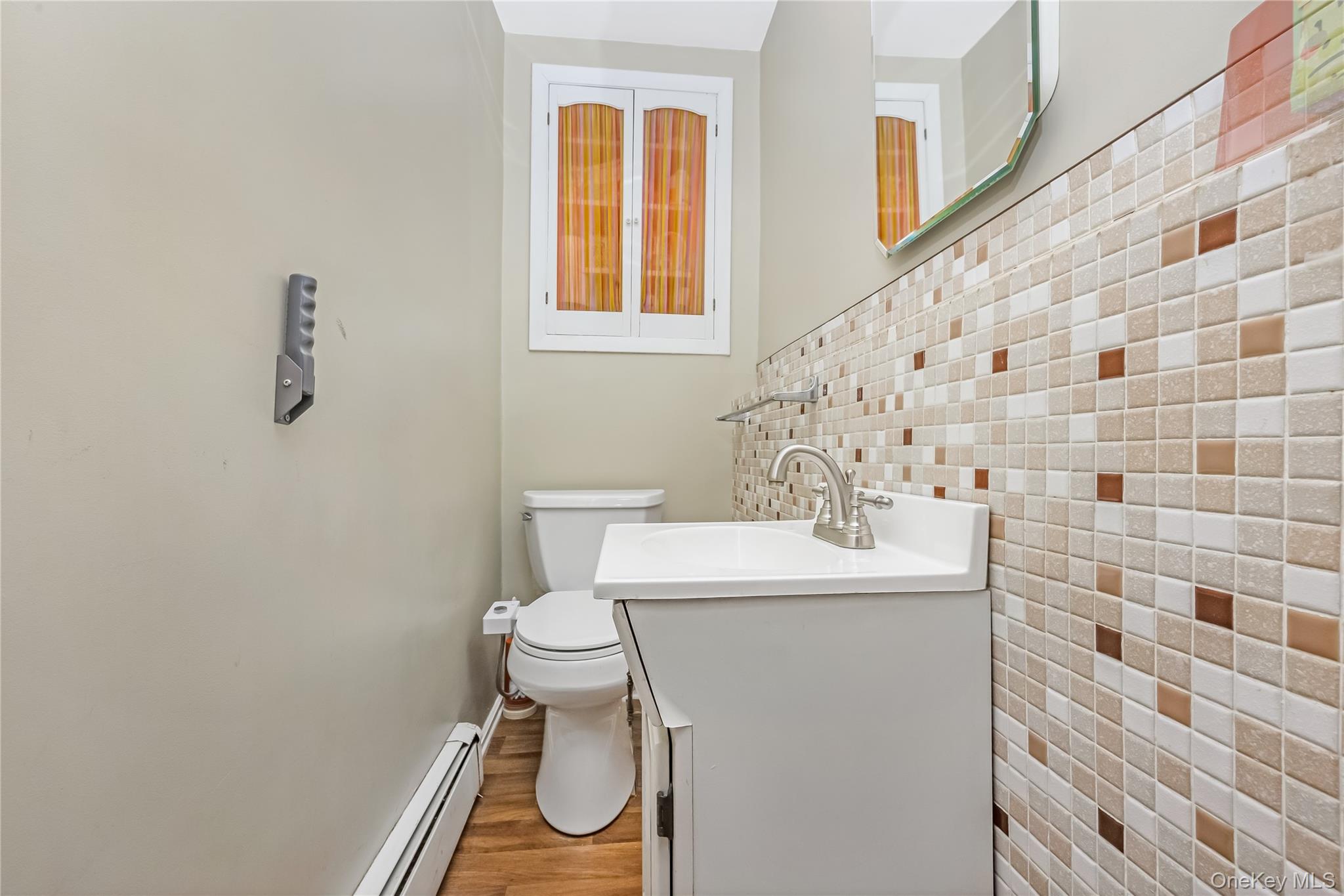 10 Leanore Drive, Farmingdale, NY 11735