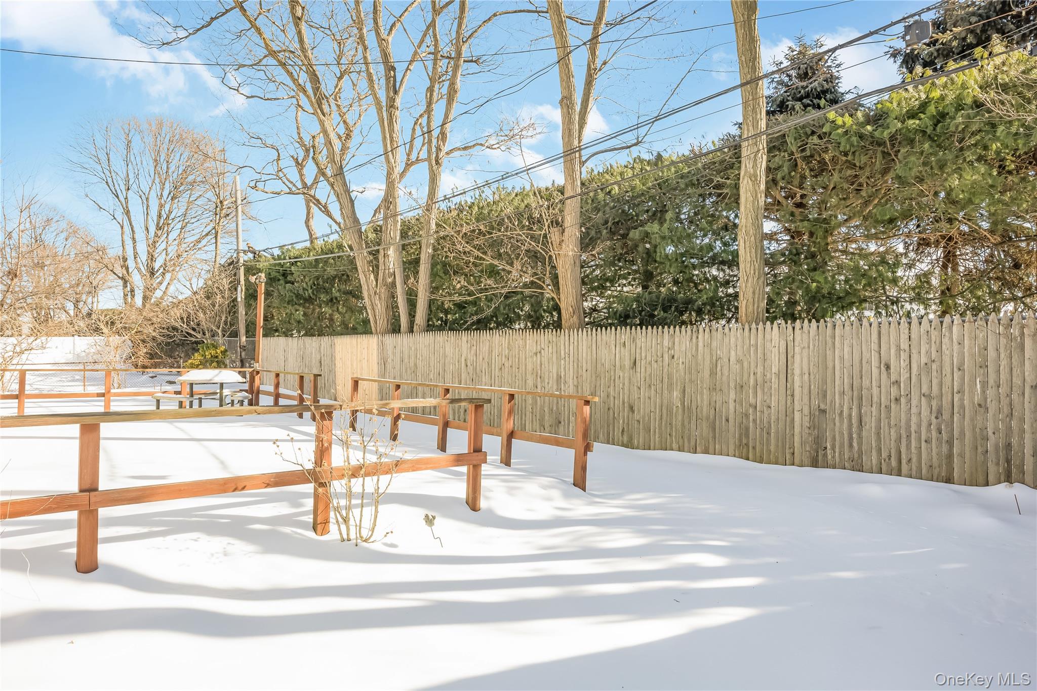 10 Leanore Drive, Farmingdale, NY 11735