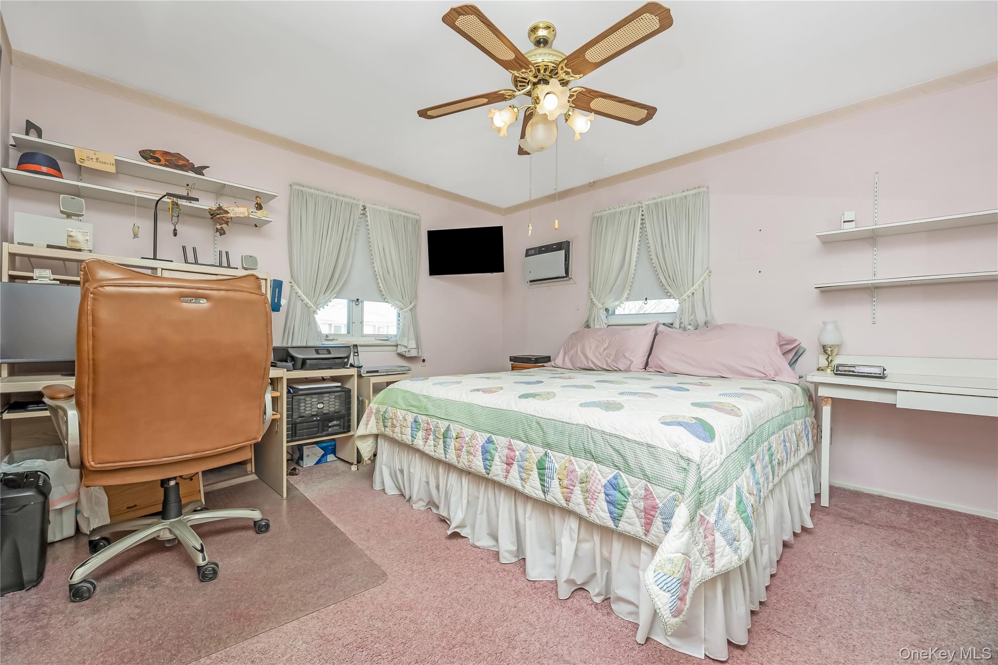 10 Leanore Drive, Farmingdale, NY 11735