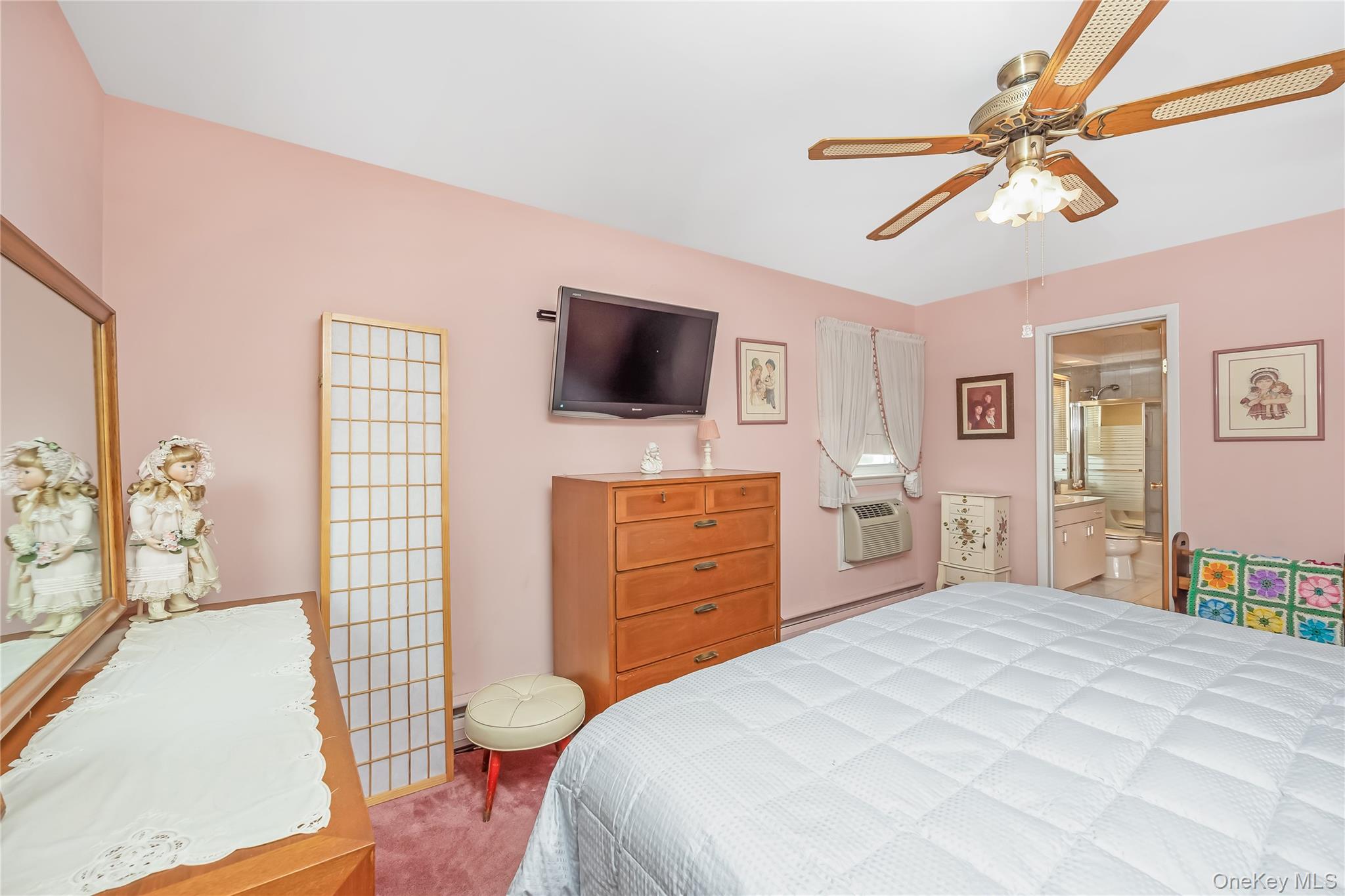 10 Leanore Drive, Farmingdale, NY 11735