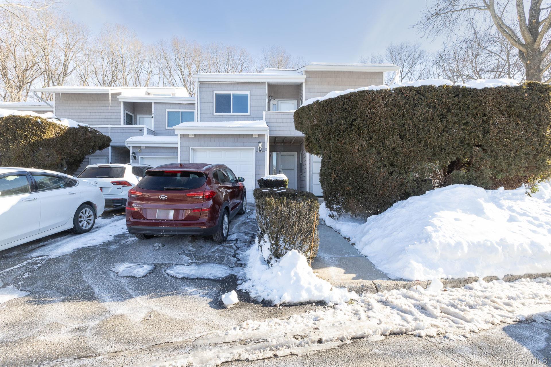 Manorville, NY 11949