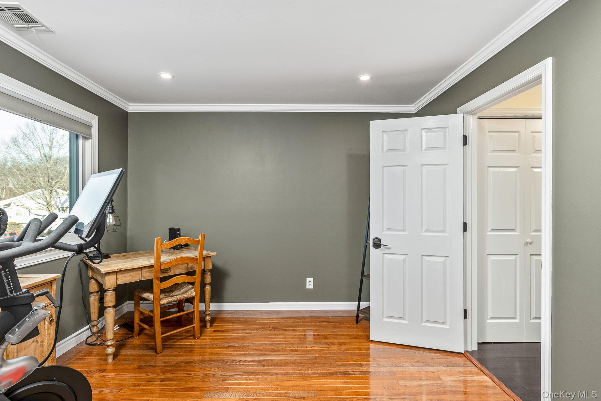 Manorville, NY 11949