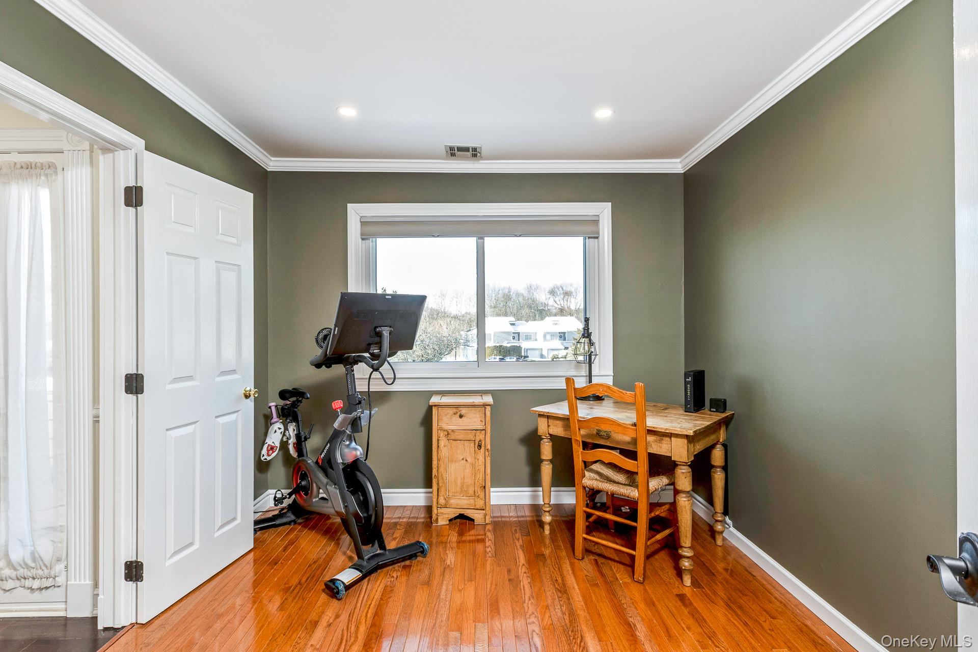 Manorville, NY 11949