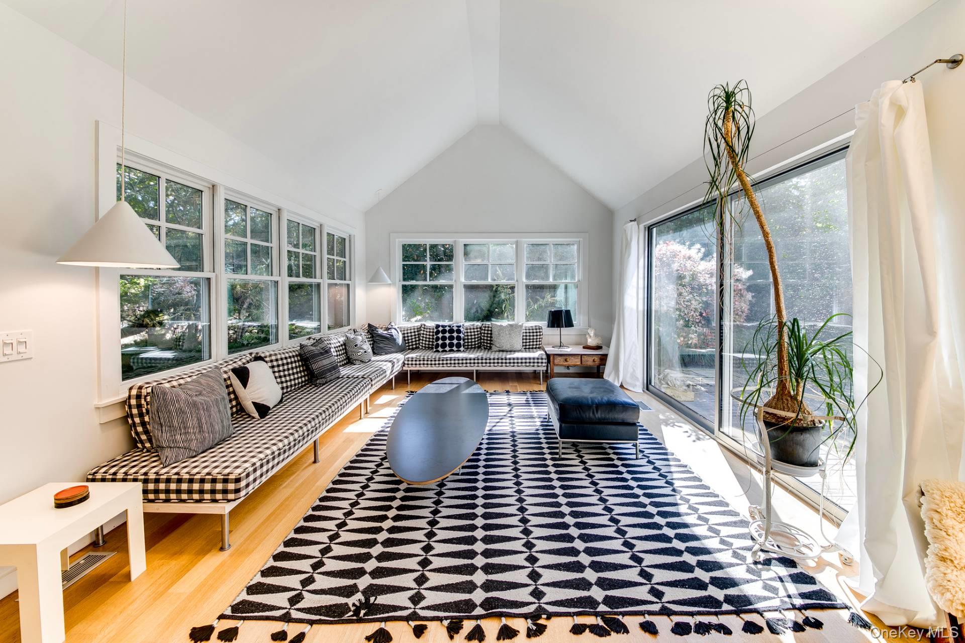 54 Gardiner Drive, Amagansett, NY 11930