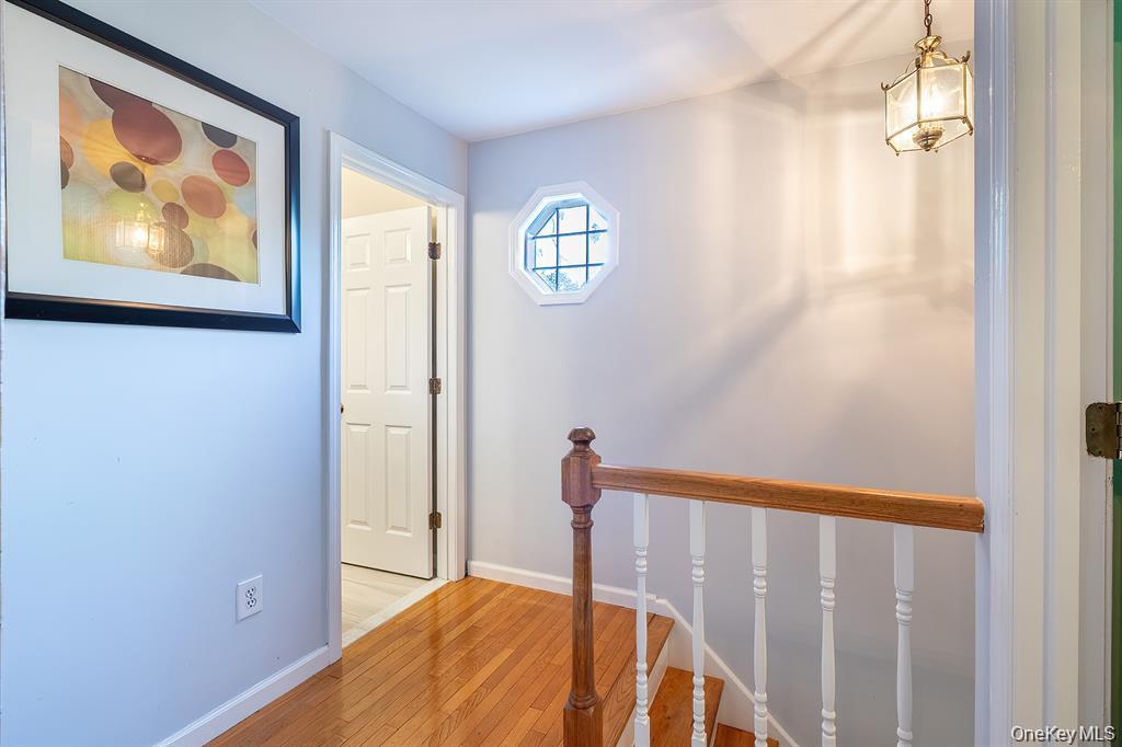 16 Stoneham Place, White Plains, NY 10607