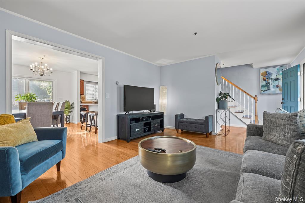 16 Stoneham Place, White Plains, NY 10607