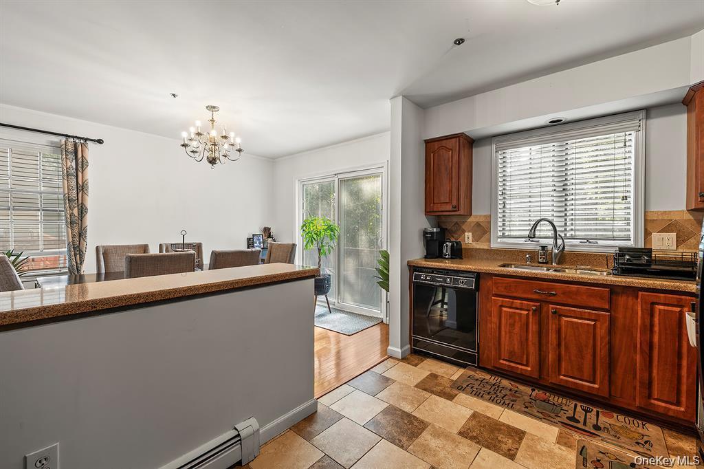 16 Stoneham Place, White Plains, NY 10607