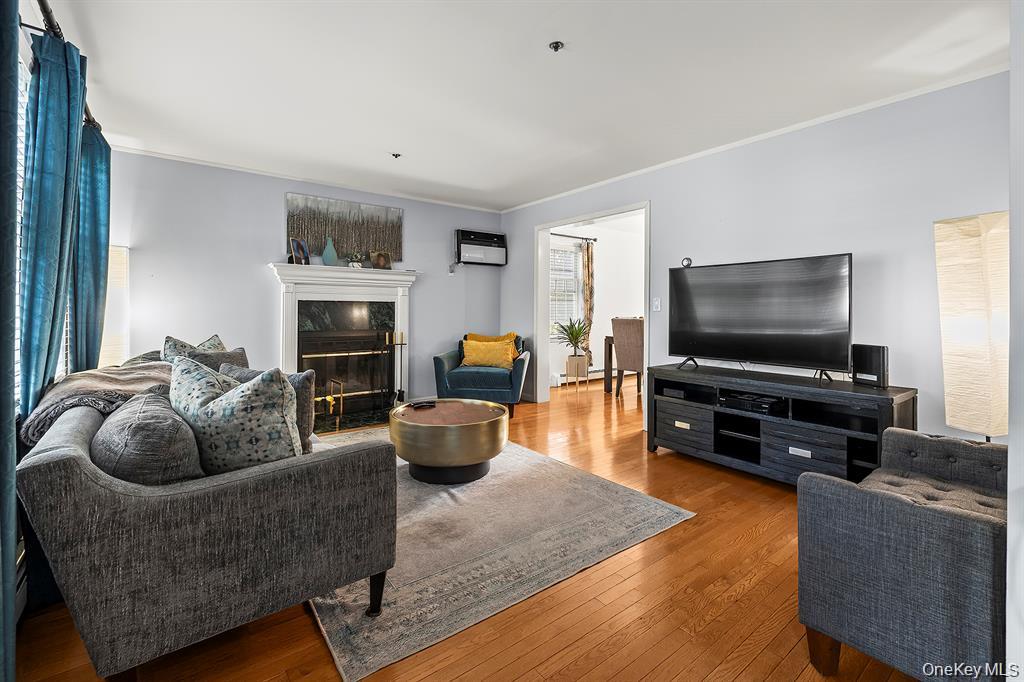 16 Stoneham Place, White Plains, NY 10607