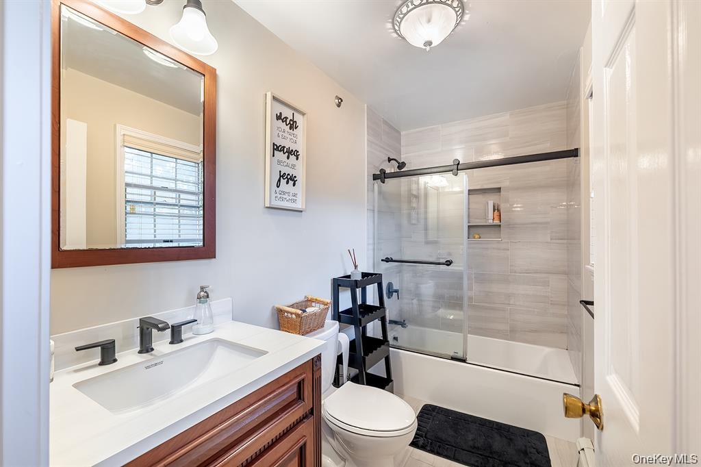 16 Stoneham Place, White Plains, NY 10607