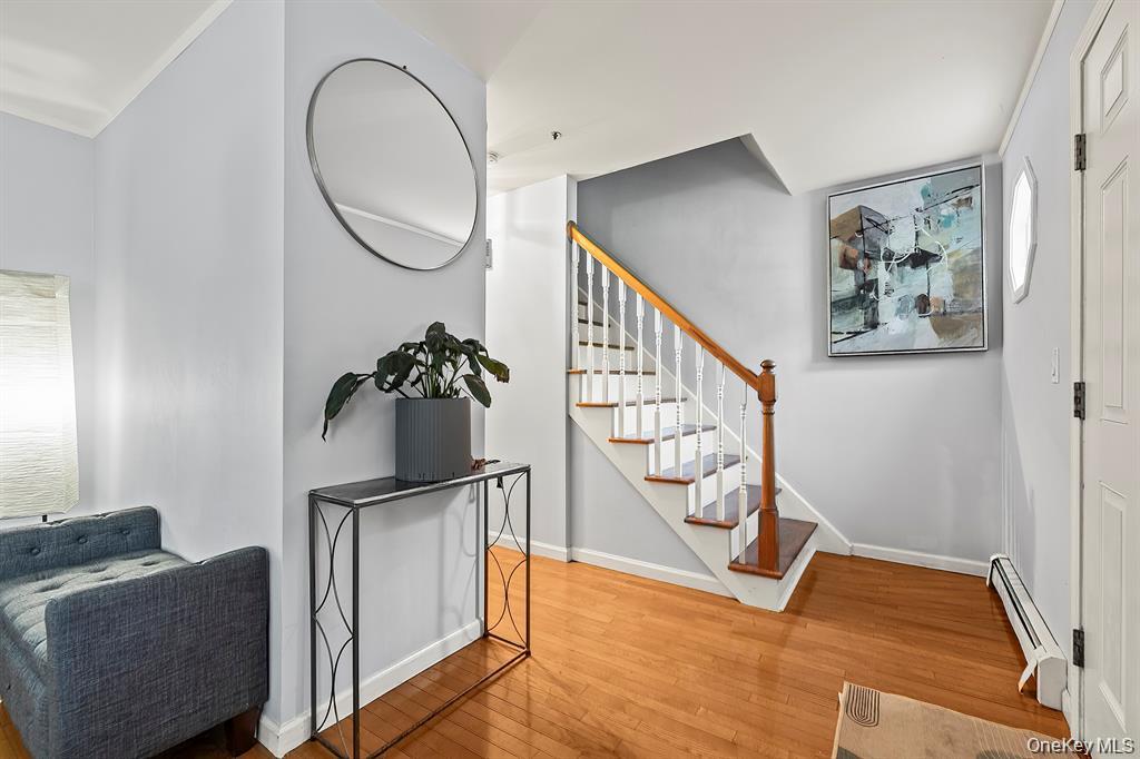 16 Stoneham Place, White Plains, NY 10607