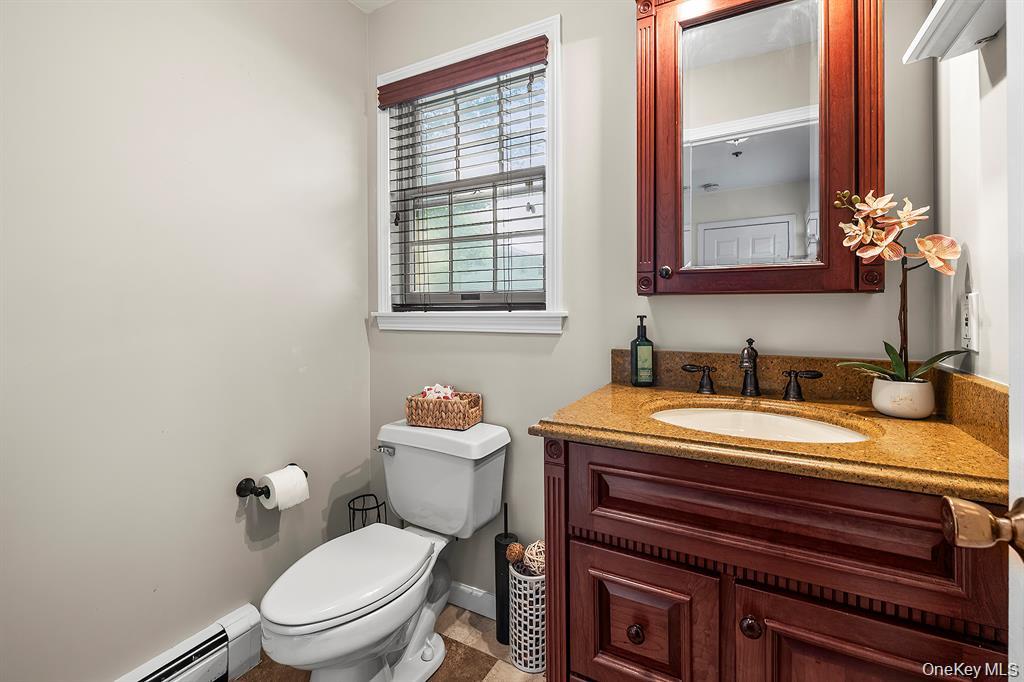 16 Stoneham Place, White Plains, NY 10607