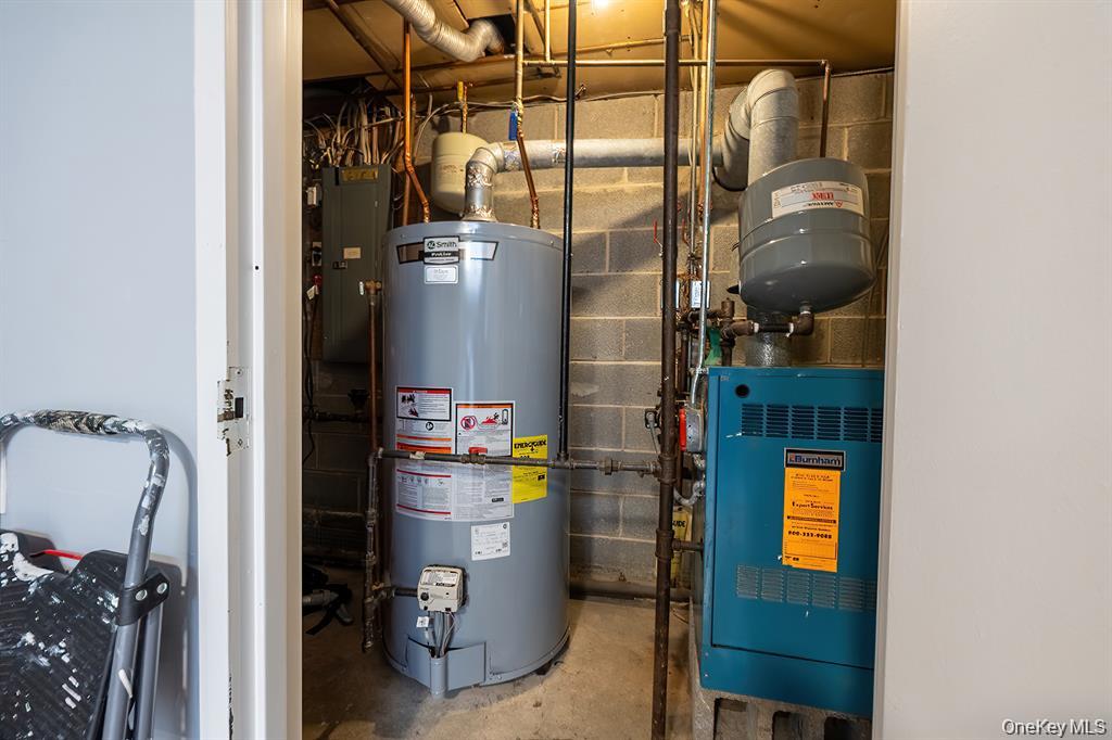 16 Stoneham Place, White Plains, NY 10607