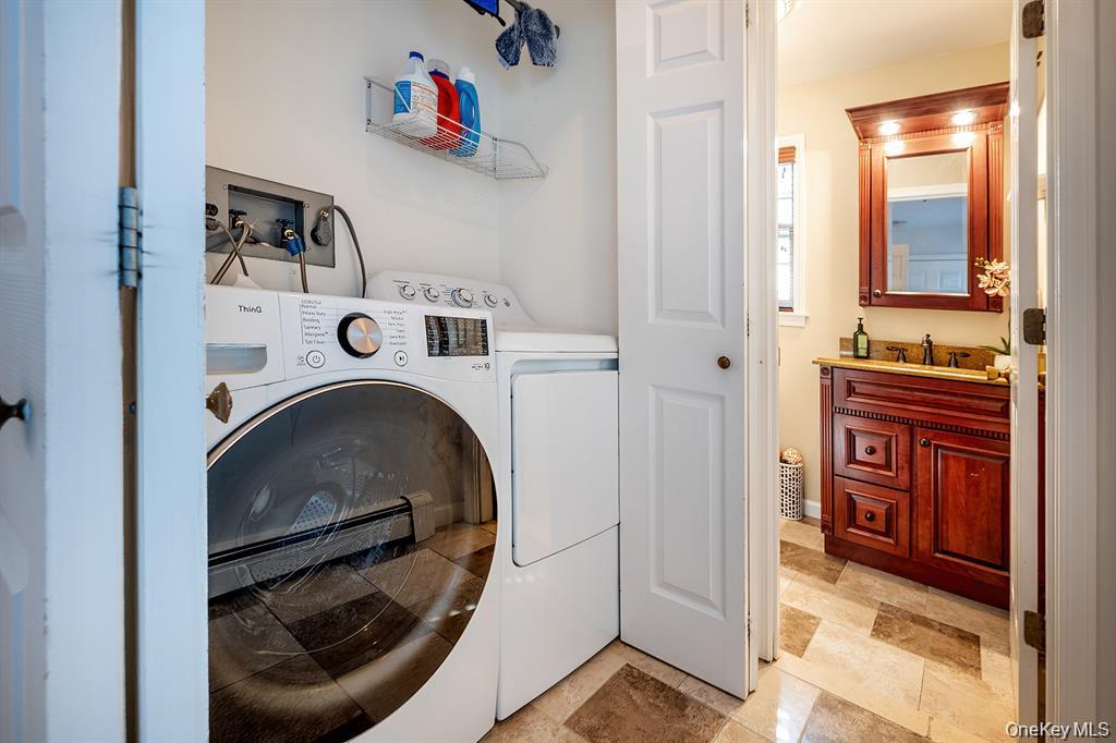 16 Stoneham Place, White Plains, NY 10607