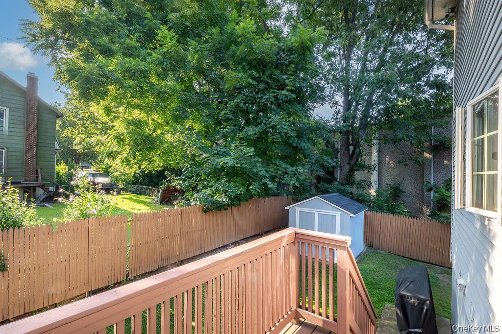 16 Stoneham Place, White Plains, NY 10607