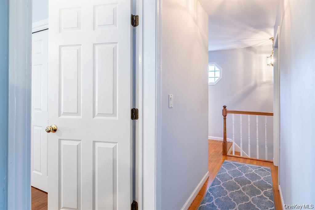 16 Stoneham Place, White Plains, NY 10607