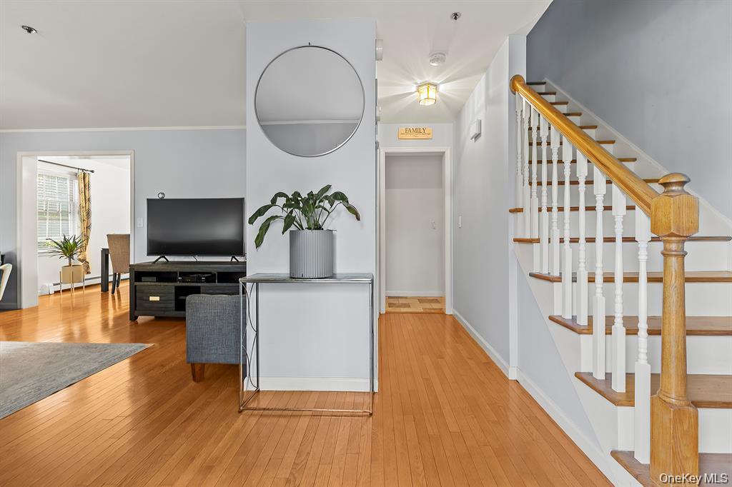 16 Stoneham Place, White Plains, NY 10607