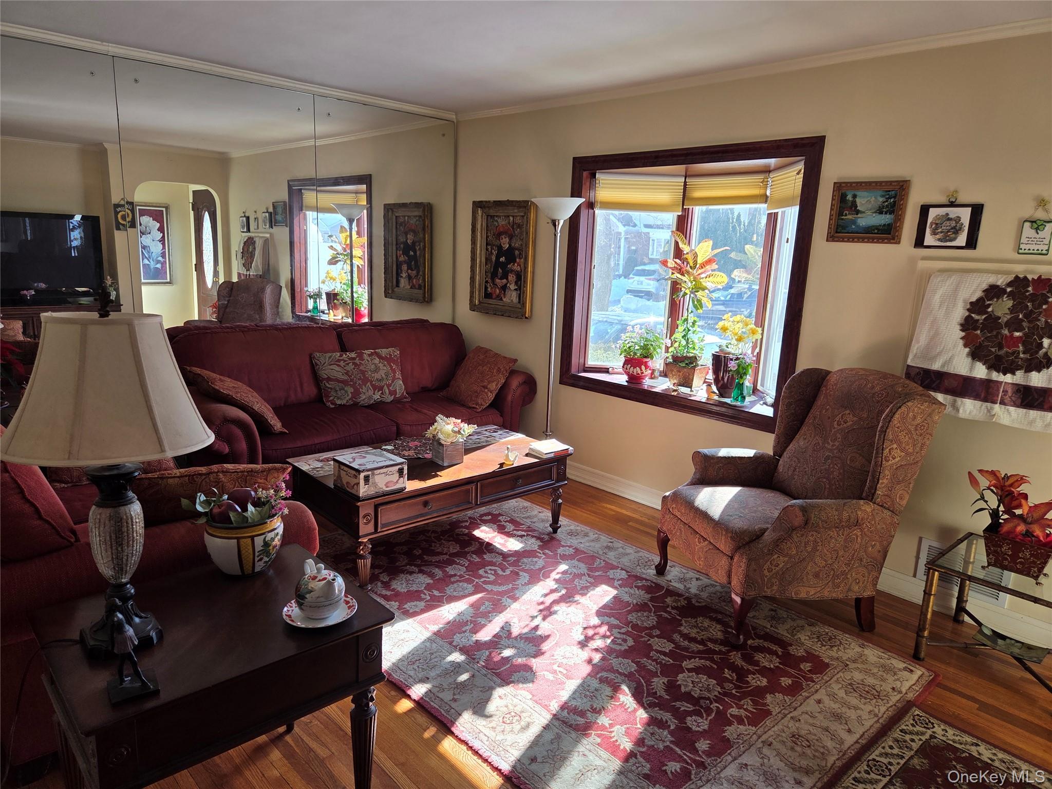 912 Oaks Drive, Franklin Square, NY 11010