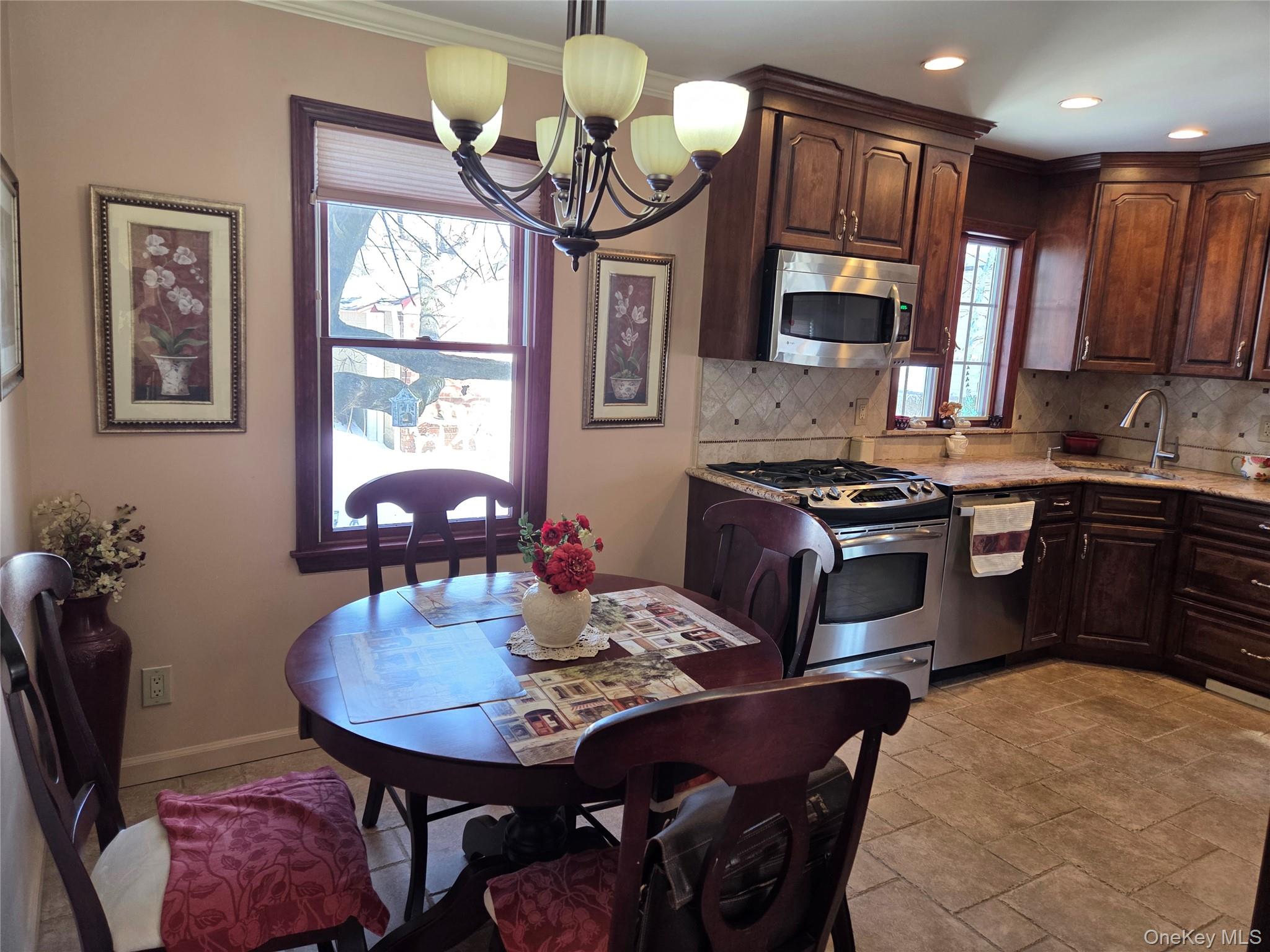 912 Oaks Drive, Franklin Square, NY 11010