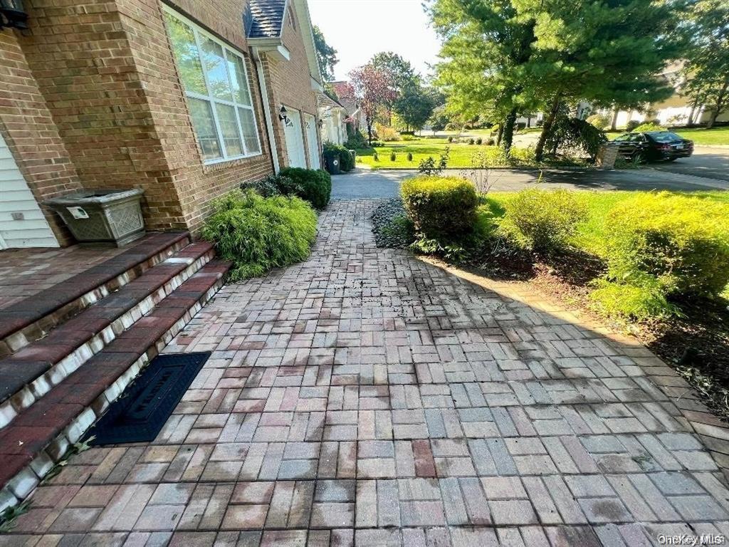 39 Independence Way, Miller Place, NY 11764