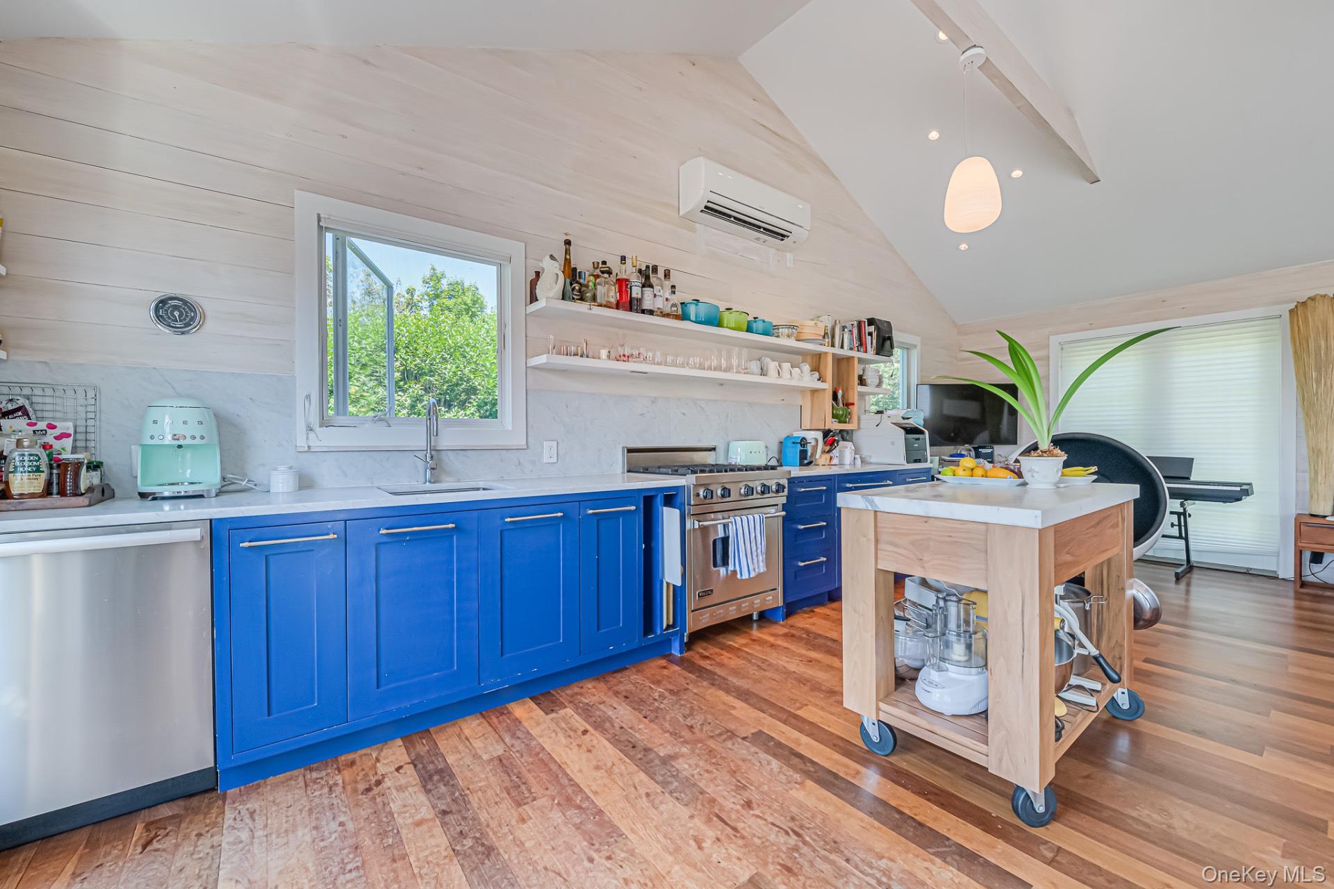 27 Landing Lane, Southampton, NY 11968