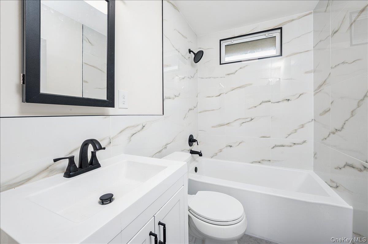 9 Greenbush Drive, Poughkeepsie, NY 12601