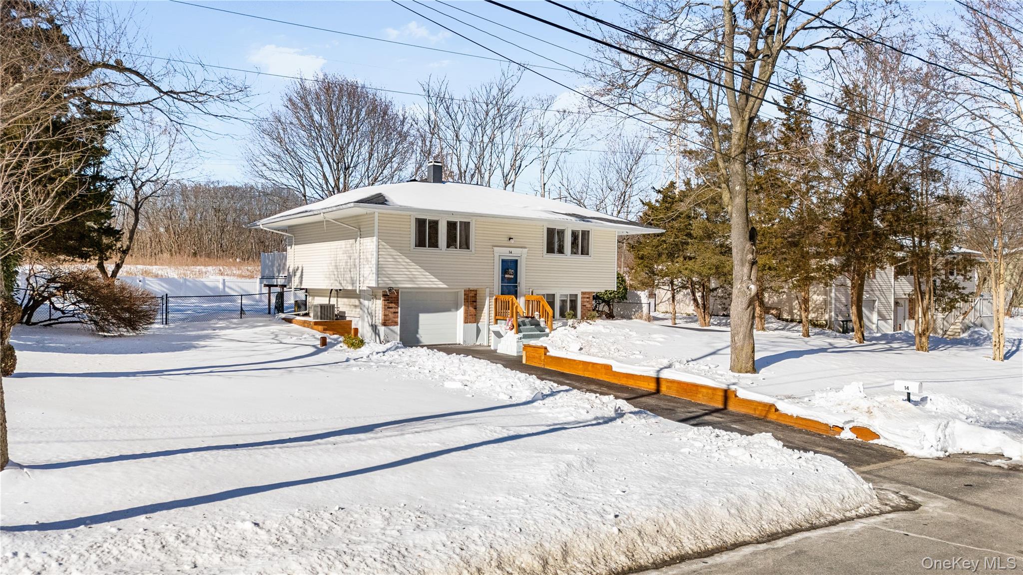 14 Pheasant Lane, East Setauket, NY 11733