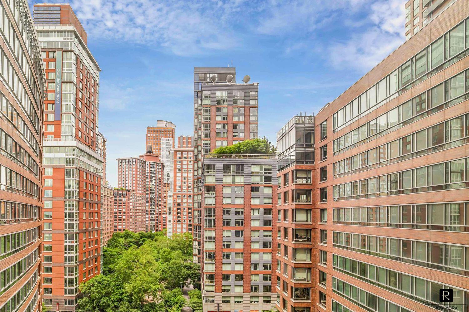 2 River Terrace # 9-A, New York (Manhattan), NY 10282