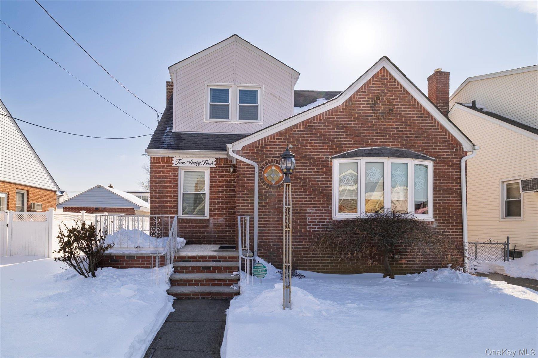 1065 Russell Street, Franklin Square, NY 11010