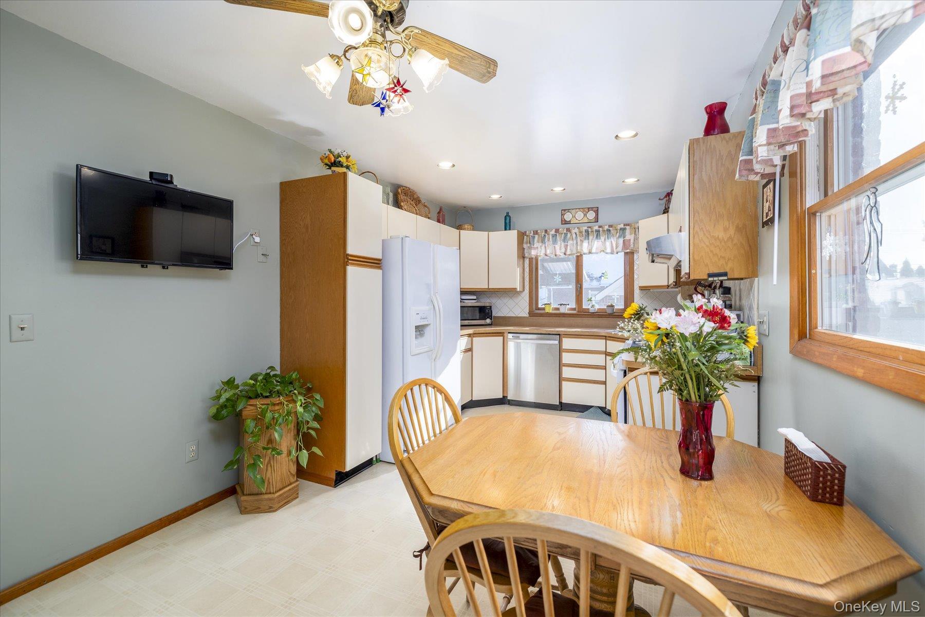 1065 Russell Street, Franklin Square, NY 11010